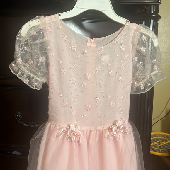 Beautiful girls dress in a size 12..... - Picture 3 of 13